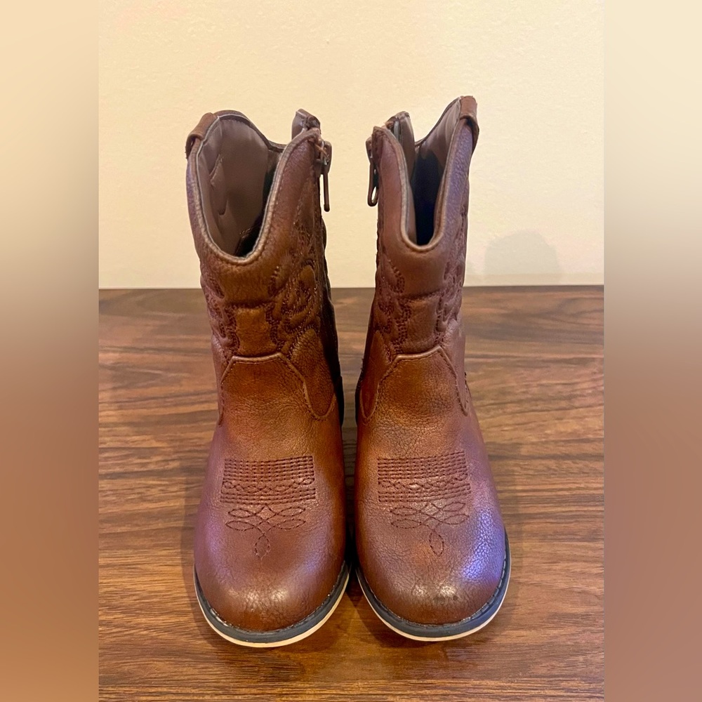 Cat & Jack Girl’s cowboy boots - Size 9
